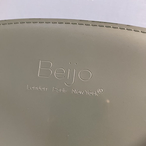 Beijo Classic Patent Leather Teal and Tan  length 12 Width 6 - Picture 5 of 6